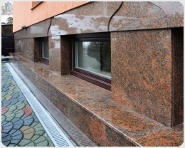 Облицовка фасадов зданий натуральным камнем