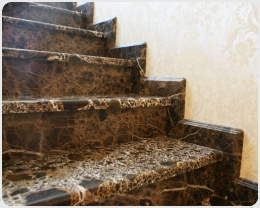 Гранит и мрамор для отделки лестницы